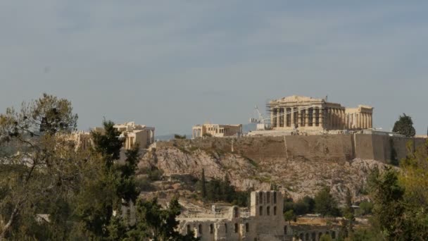 Parthenon in Athens acropolis - time lapse from distance — Stock Video
