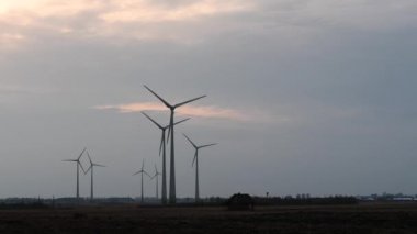 Rüzgar Türbini elektrik akşam panoramik hiper sukut üretmek