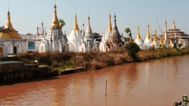 Inle Gölü Myanmar 2 güzel pagodadan Manzaralı 3 Mart 2016.Moving tekneler