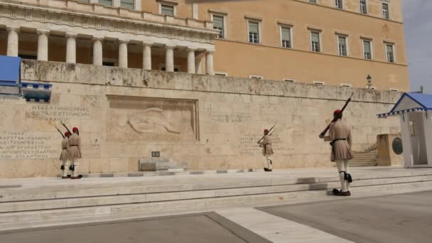 Mei 30 2016 Griekenland, Athene. Graf van de onbekende soldaat in Athene - time-lapse — Stockvideo