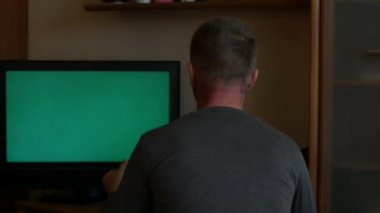 heyecanlı spor fan geri görüntülemek küme 2 - yeşil ekran tv izlerken