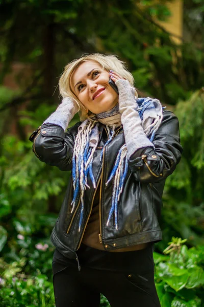 kadın siyah deri ceket