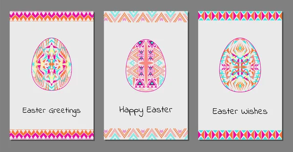 Conjunto vectorial de tarjetas Feliz Pascua con huevo de Pascua y bordes geométricos tribales — Vector de stock