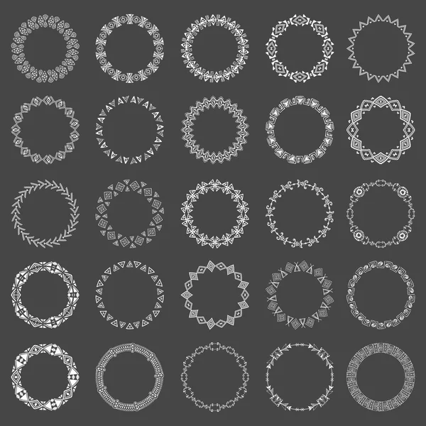 Collection d'éléments ronds pour le design dans un style ethnique — Image vectorielle