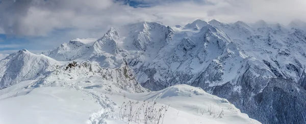 Bergsryggen i Georgien — Stockfoto