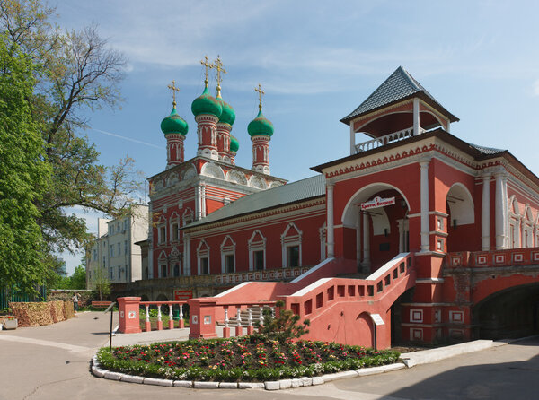 Rossiya.V Vysokopetrovsky Monastery in Moscow.