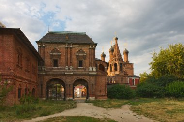 Rusya. Moskova avlu. Krutitskoye yaz akşamı.
