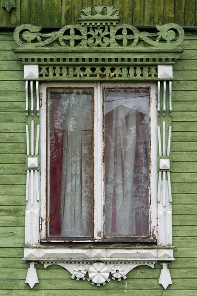 Rostov, o Grande. Janela com arquitraves esculpidos — Fotografia de Stock