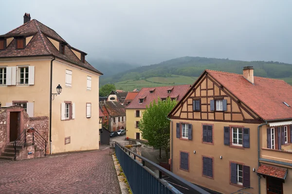 Matkusta viinireitti Ranskassa. La route des vins . — kuvapankkivalokuva