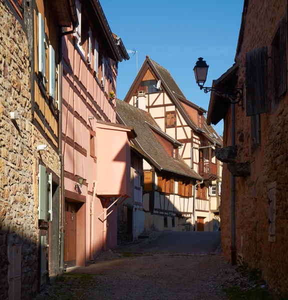 Ruta del vino de viaje en Francia. La route des vins . — Foto de Stock