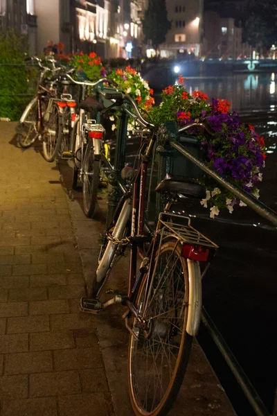 Бельгия. Прекрасный город Кент. Ночное время . — стоковое фото