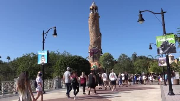 Orlando Usa Люди Черзі Йдуть Входу Острови Пригоди Universal Studios — стокове відео