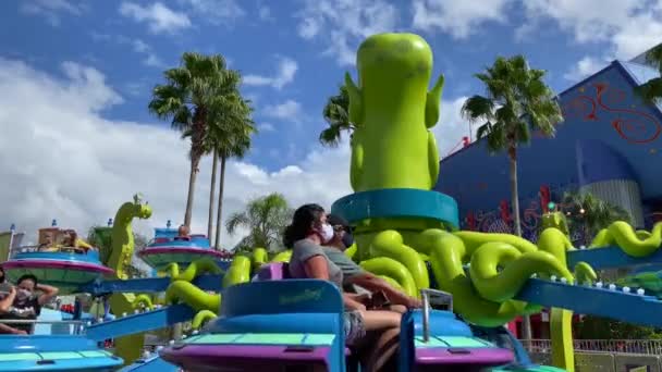 Orlando Usa Simpsons Kang Kodos Twirl Hurl Ride Universal Studios — Stock Video