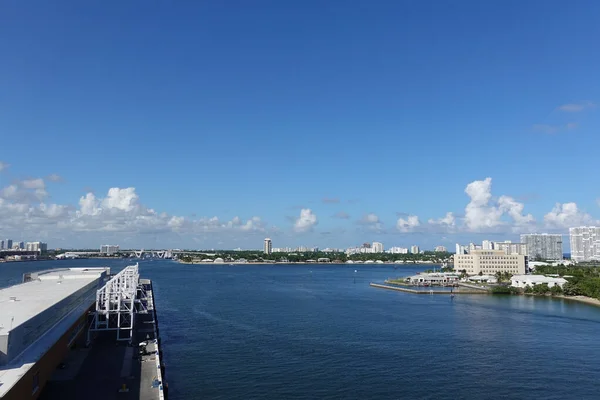 Lauderdale Usa Widok Statku Wycieczkowego Port Everglades Lauderdale Floryda Kanału — Zdjęcie stockowe