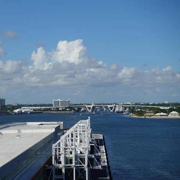 Lauderdale Usa Widok Statku Wycieczkowego Port Everglades Lauderdale Floryda Kanału — Zdjęcie stockowe