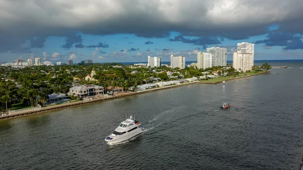 Lauderdale Usa Het Uitzicht Vanaf Een Cruiseschip Van Port Everglades — Stockfoto