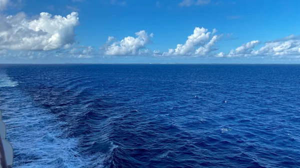 Half Moon Cay Bahamas Holland America Line Zuiderdam Cruise Ship — Stock Photo, Image