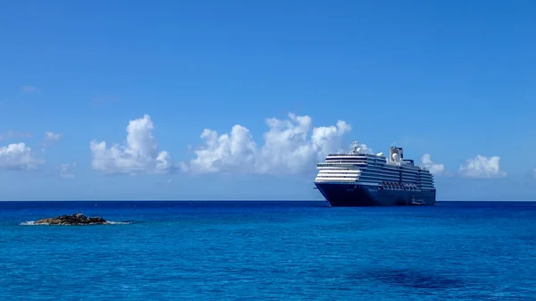 Half Moon Cay Bahamas Holland America Line Zuiderdam Cruise Ship — Stock Photo, Image