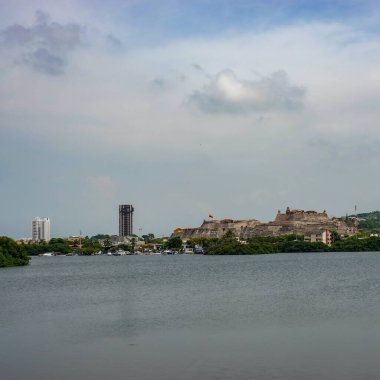 Cartagena / Columbia-11 / 5 / 19: Kolombiya 'nın çağdaş mimarisi ve sömürge mimarisi ile çevrili eski kenti ile Kartagena, Kolombiya' nın modern kesiminin bir görüntüsü.