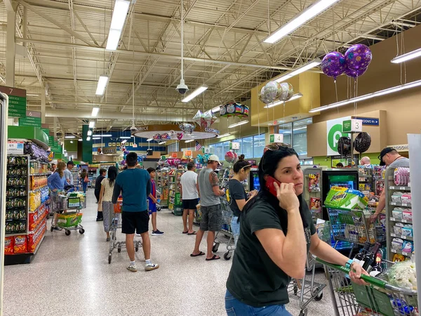 Orlando Usa Marzo 2020 Las Largas Colas Típico Supermercado Con — Foto de Stock