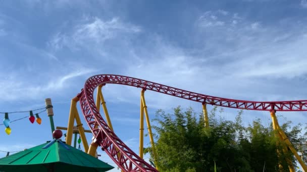 Orlando États Unis Décembre 2020 Tour Montagnes Russes Slinky Dog — Video