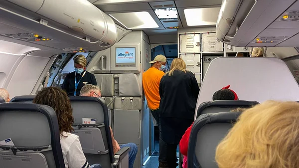 Sanford Usa May 2021 People Waiting Allegiant Airplane Sanford International — Stock Photo, Image