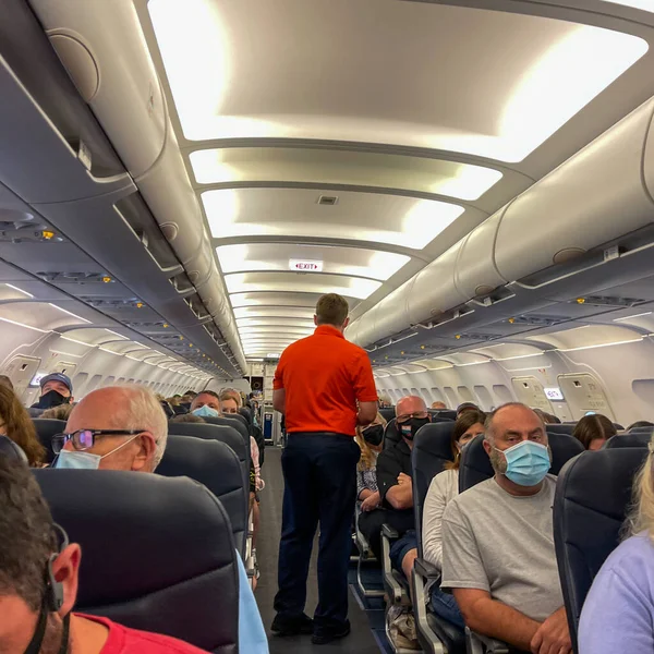 Sanford Eua Maio 2021 Pessoas Esperando Avião Allegiant Aeroporto Internacional — Fotografia de Stock