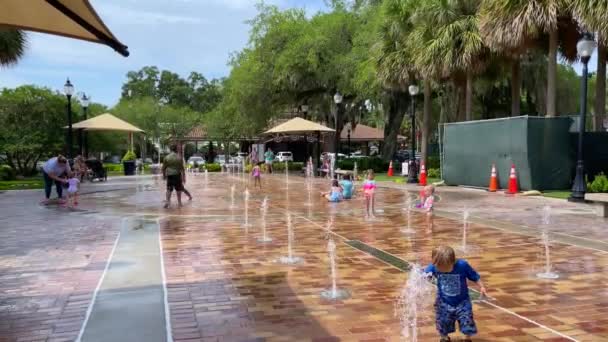 Orlando Verenigde Staten Kinderen Spelen Een Fontein Het Centrum Van — Stockvideo