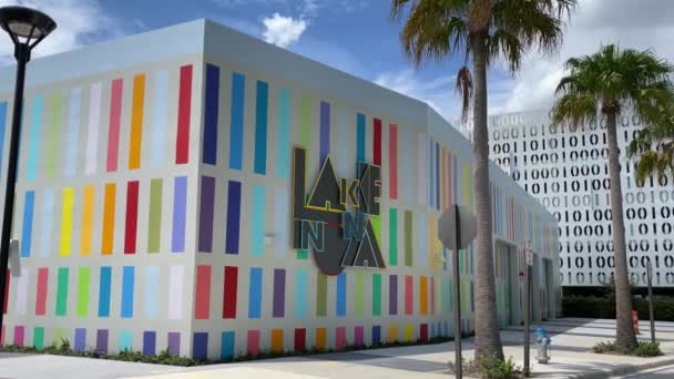 Orlando Usa 2021 플로리다주 올랜도의 게이트 공원에 센터에 표지에 나타나다 — 비디오
