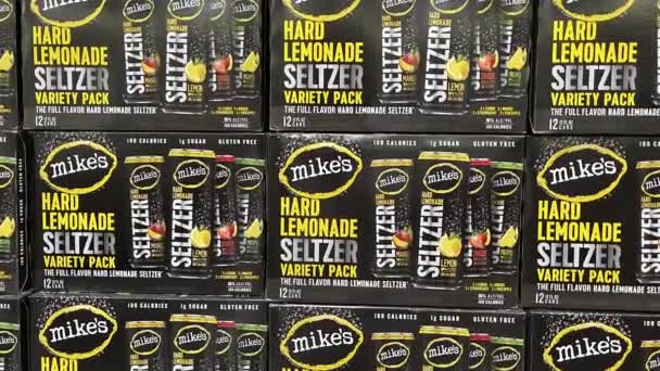 Orlando Usa 2021 Július Nagyítás Mikes Hard Limonade Seltzer Eseteire — Stock videók