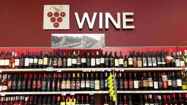 Orlando Usa Januari 2020 Inzoomen Het Wijngangpad Van Een Supermarkt — Stockvideo
