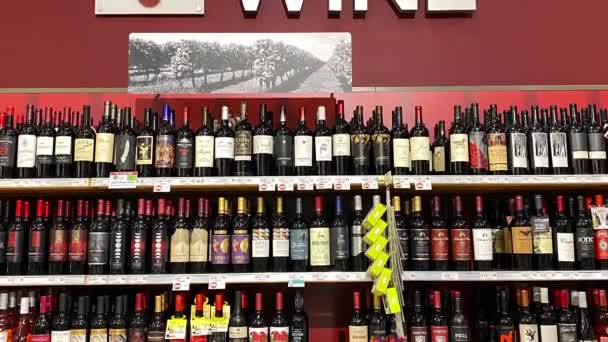 Orlando Usa Januari 2020 Panning Wine Aisle Publix Supercery Store — Stockvideo