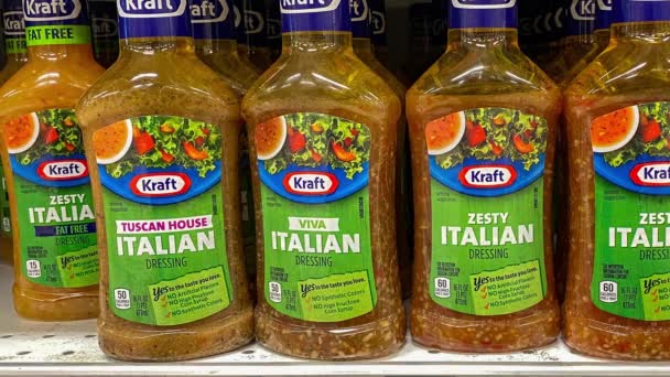 Orlando Usa Února 2020 Panning Odešel Lahvích Italského Dressingu Kraft — Stock video