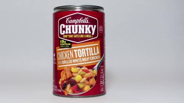 Orlando Usa February 2020 Panning Right Can Campbells Chunky Chicken — Stock Video