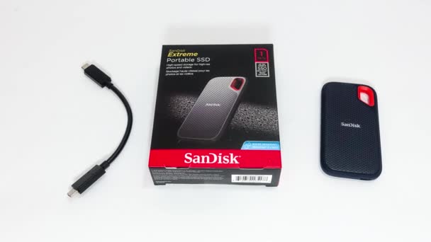 Orlando Usa February 2020 Zooming Sandisk Ssd Drive White Background — Stock Video