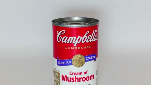 Orlando Eua Fevereiro 2020 Panning Can Campbells Cream Mushroom Soup — Vídeo de Stock