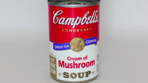 Orlando Usa February 2020 Zooming Out Can Campbells Cream Mushroom — Stock Video