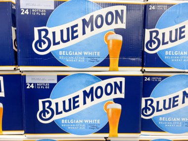 Florida, Orlando 'daki Nona Gölü' ndeki Laureate Park mahallesindeki bir köpek parkında bir pavilyon..