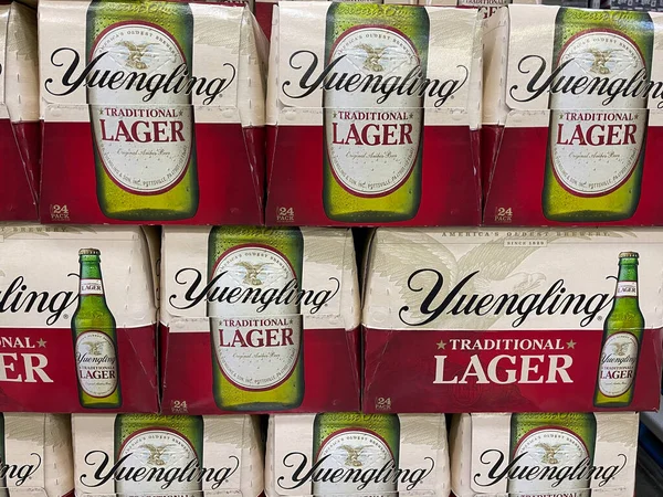 Orlando Usa July 2021 Cases Bottles Yuengling Traditional Lager Sams — Stock Photo, Image