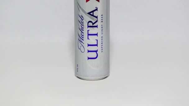 Orlando Usa February 2020 Panning Can Michelob Ultra Beer White — 비디오