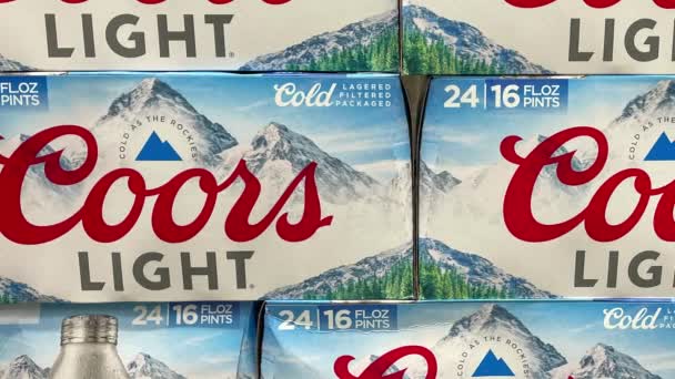 Orlando Usa Lutego 2020 Panning Left Cases Coors Light Beer — Wideo stockowe