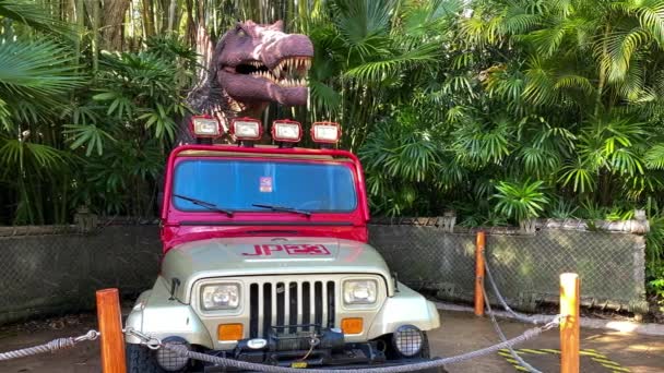 Orlando Eua Julho 2021 Panning Esquerda Dinossauro Rex Jipe Jurassic — Vídeo de Stock