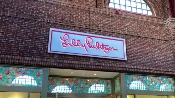 Orlando Usa Februari 2020 Uitzoomen Het Lilly Pulitzer Bord Een — Stockvideo