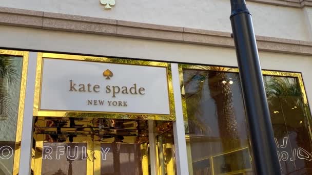 Orlando Usa Febrero 2020 Panning Right Kate Spade Sign Retail — Vídeo de stock