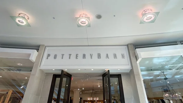 Orlando Usa September 2021 Exterior Sign Pottery Barn Retail Store — Stock Photo, Image