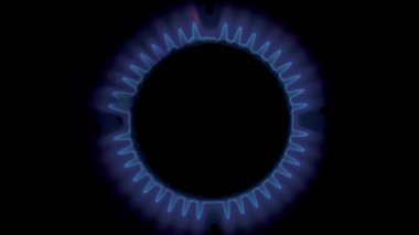 Mutfaktaki gaz sobasından çıkan doğal gaz yavaş çekimde yanar.