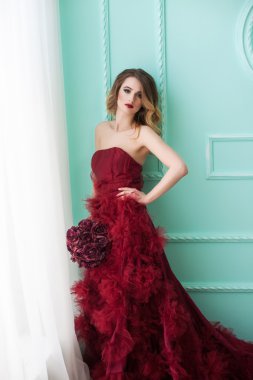 Stüdyo fantastik cr çiçeklenme muhteşem sarışın Bayan portresi