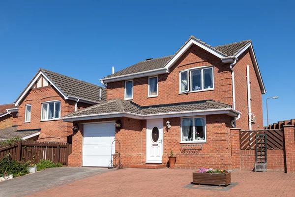 Traditional english detached house view — Stock Photo, Image