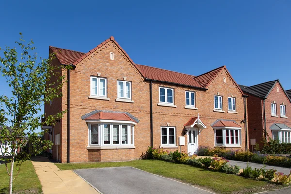 New english house with driveway — Stock Photo, Image