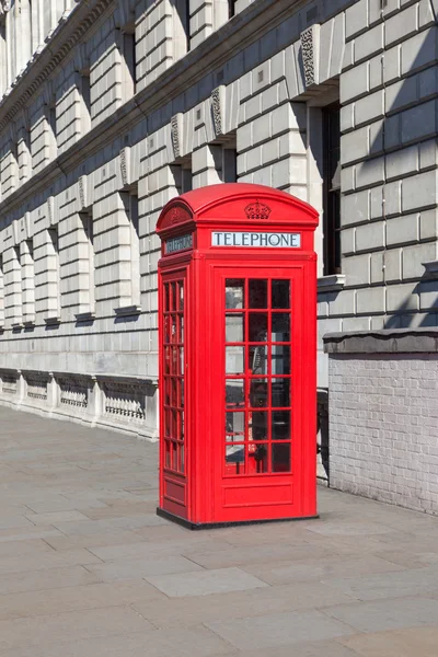 Red telephone box in London — Stock Photo, Image